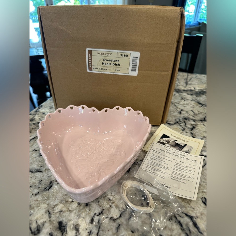 EUC Longaberger Sweetest Pink Heart Dish - Complete with Box and Hanging Details